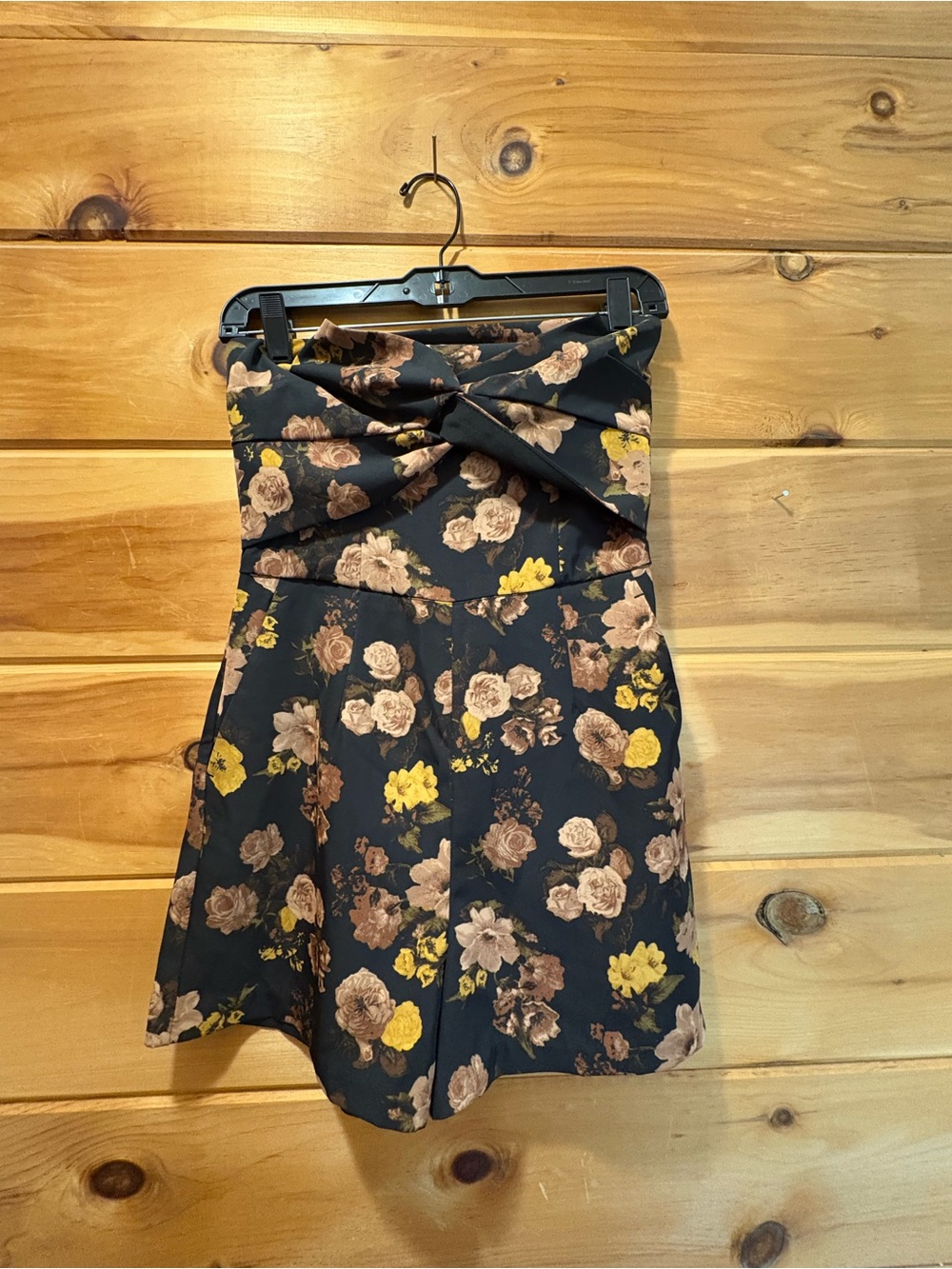 Dynamite Black Floral Strapless Romper with Twist Front & Pockets size XS
